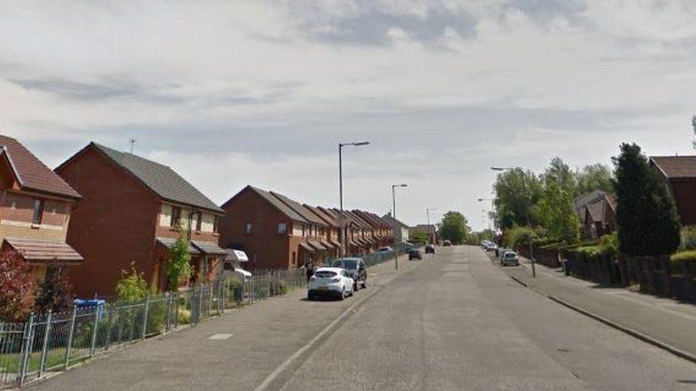 Man attacked and seriously hurt in his own home in Glasgow - BBC News