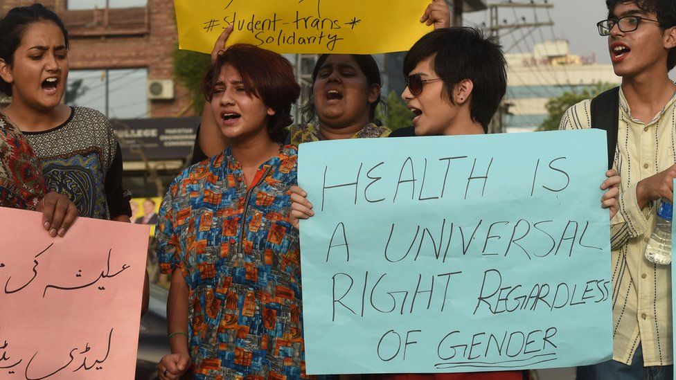 Pakistan S Transgender Community Cautiously Welcomes Marriage Fatwa