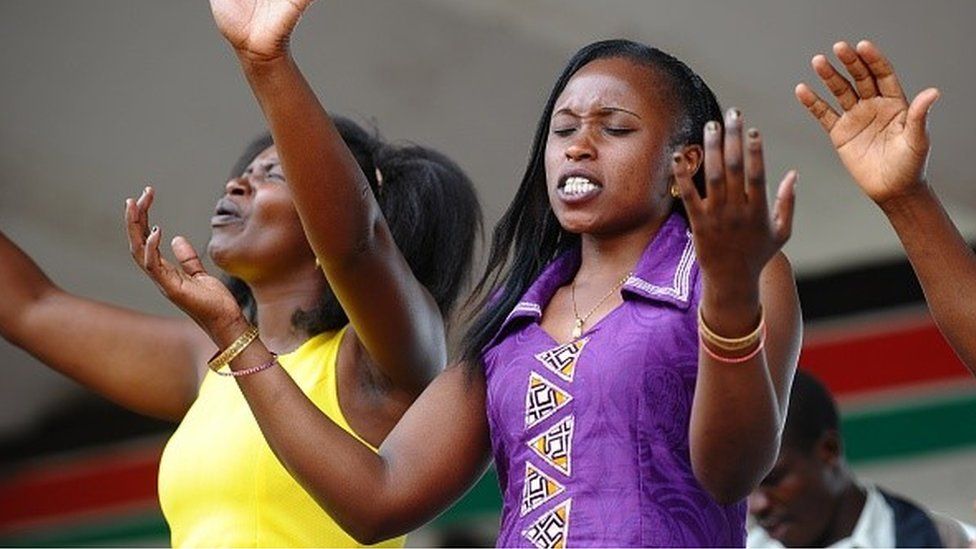 Christians pray on 5 April 2015 at Uhuru Garden in Nairobi, Kenya, to celebrate the Easter Sunday