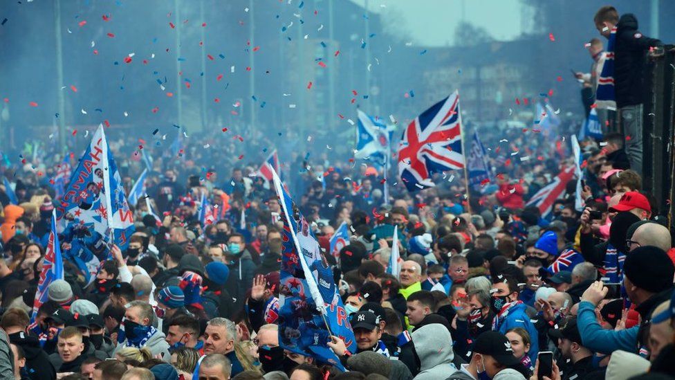 Rangers' Premiership win: 'Anger' celebrating Rangers fans - BBC News