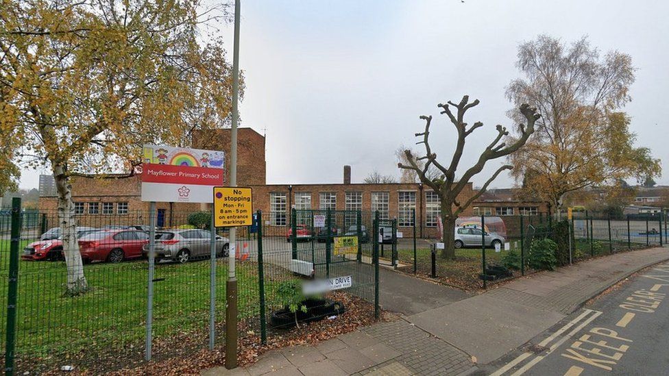 Leicester: Temporary school to open after Raac concrete closure - BBC News