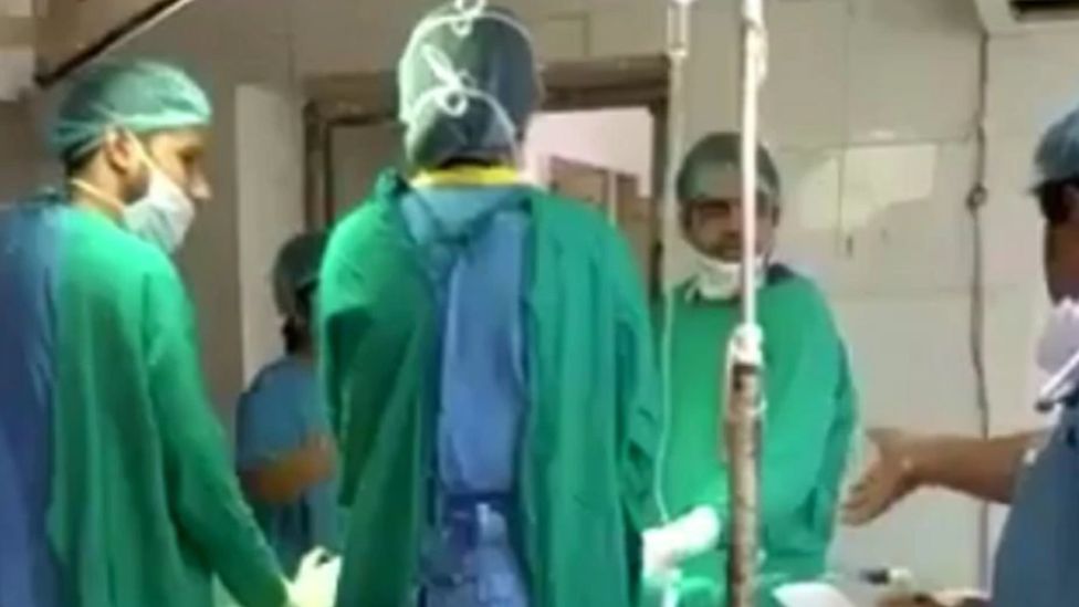 India Doctor Fight During Operation Goes Viral Bbc News