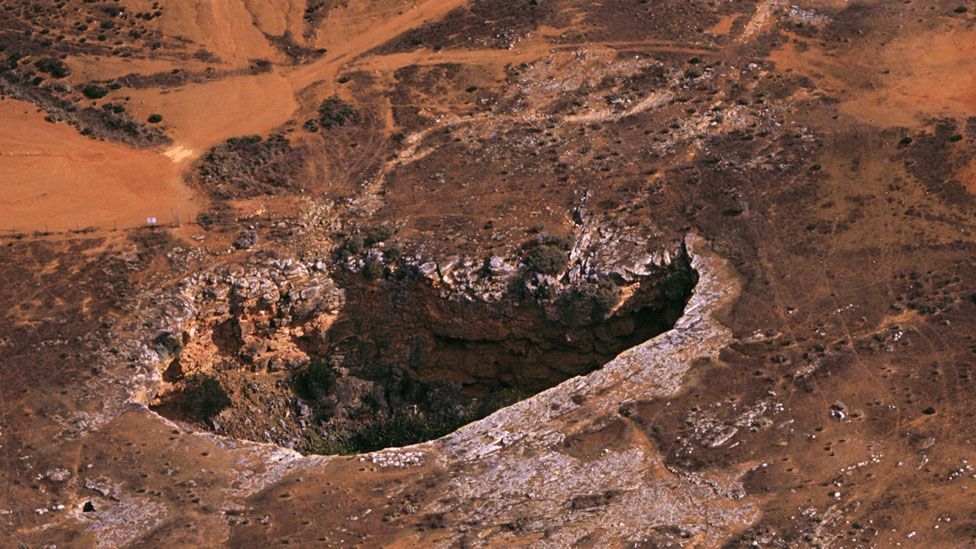 Ancient South Australia Cave Art Destroyed By Vandals Canada News Media    128086657 Koonalda Cave Alamy 