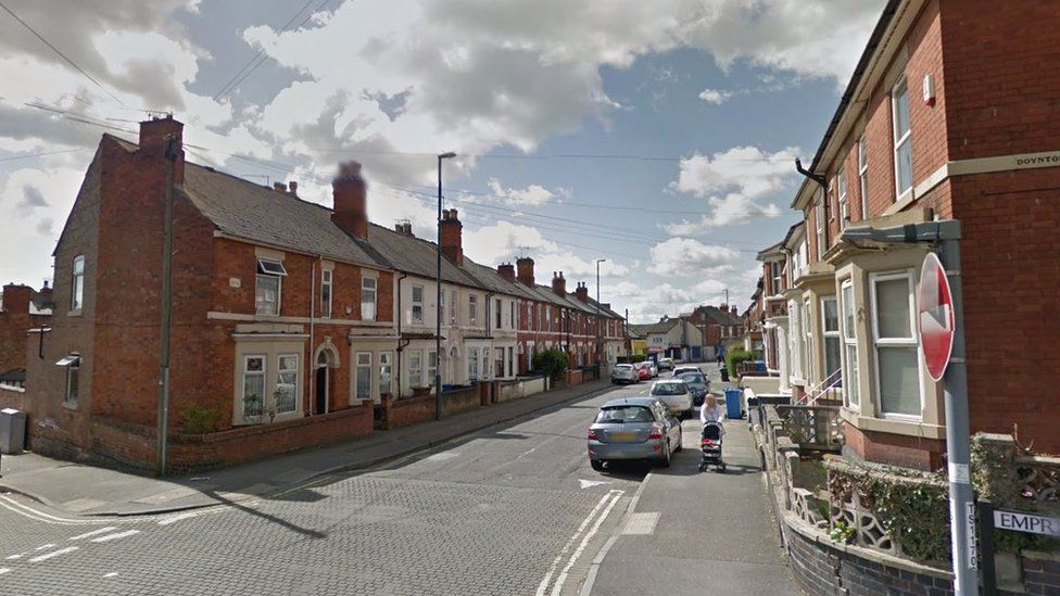 Woman, 100, has neck broken in Derby bag snatch BBC News