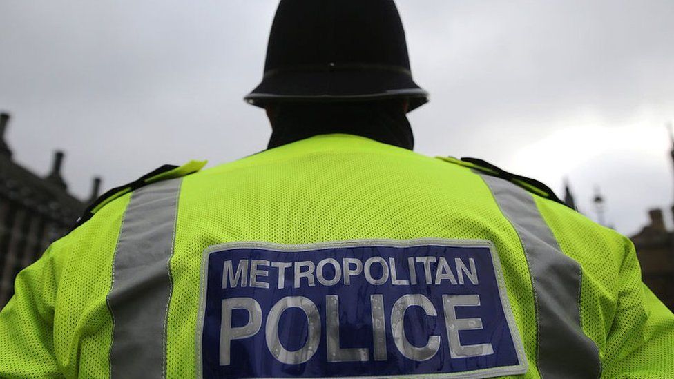 Met Police Report Hundreds Of Officers Breaking The Law Bbc Newsround