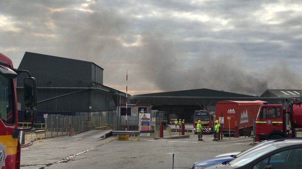 Fire breaks out at Mid UK Recycling plant - BBC News