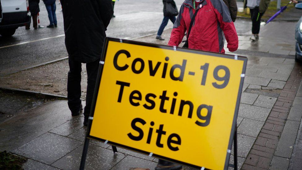 Covid: Surge testing to start in Leeds after variants detected - BBC News