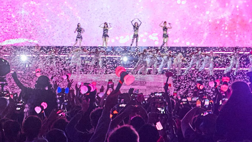 Blackpink make UK festival history with electrifying Kpop set in Hyde