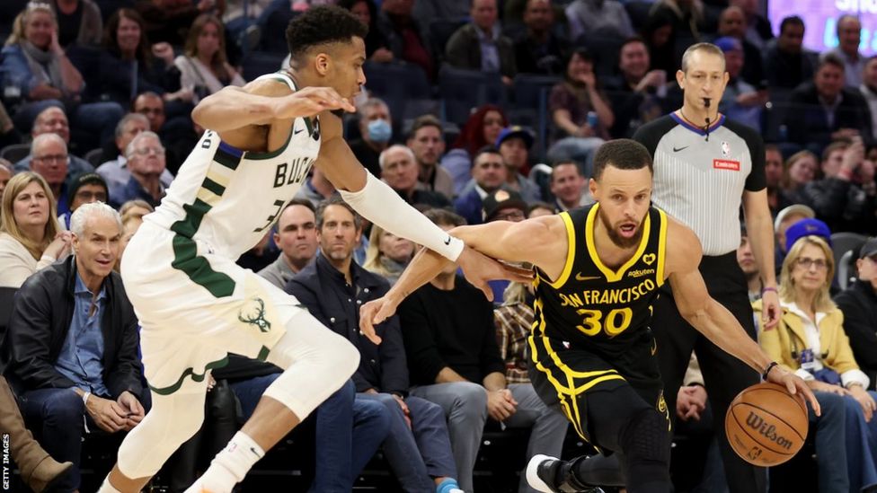 NBA Stephen Curry helps Golden State Warriors beat Milwaukee Bucks