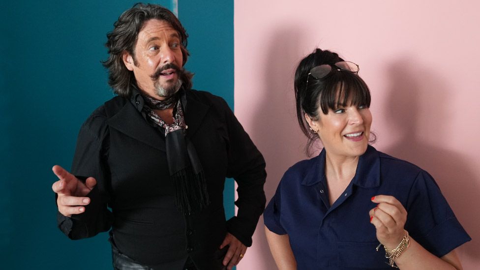 Laurence Llewelyn-Bowen and Anna Richardson on Changing Rooms