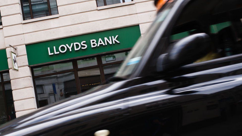 Black Workers At Lloyds Bank Earn A Fifth Less Than Other Colleagues Bbc News