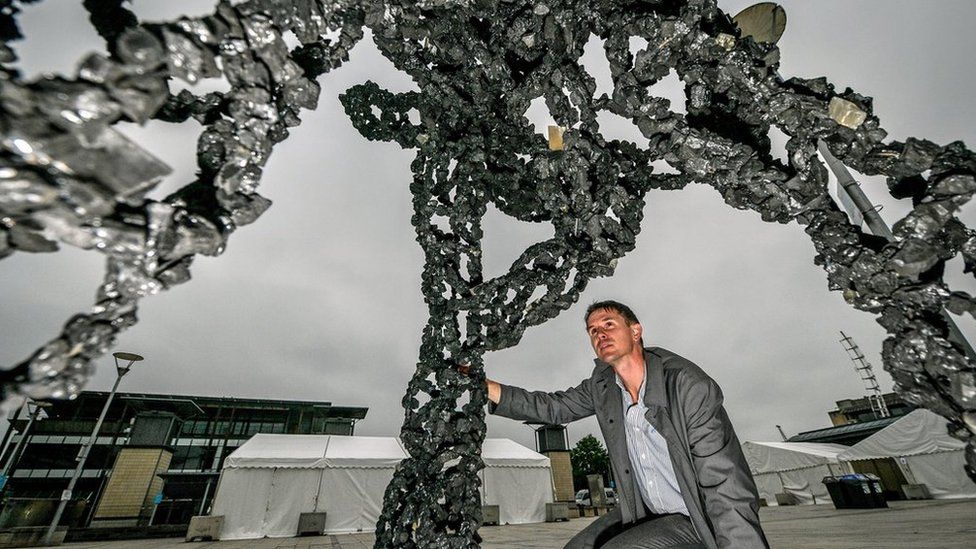 Luke Jerram's 'Inhale' diesel pollution sculpture