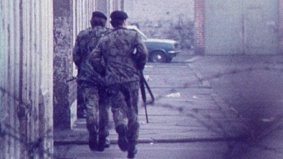 British soldiers in 1970s Northern Ireland