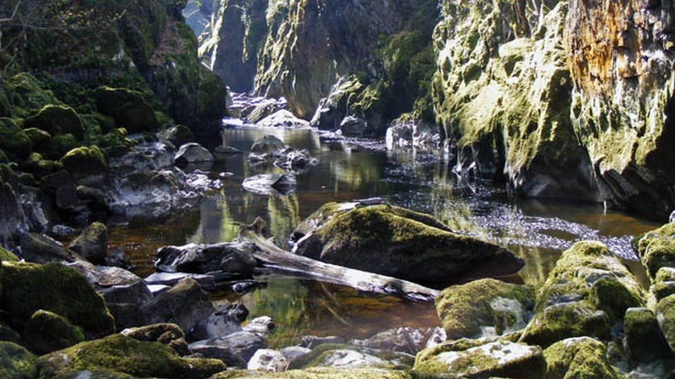Snowdonia fall Woman winched out of Fairy Glen BBC News