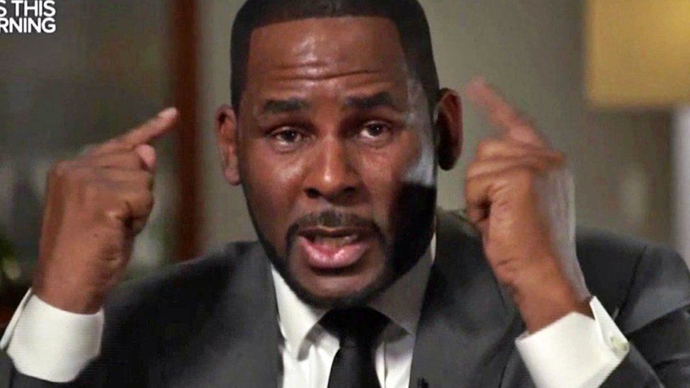 R. Kelly released from jail after child support paid - BBC News