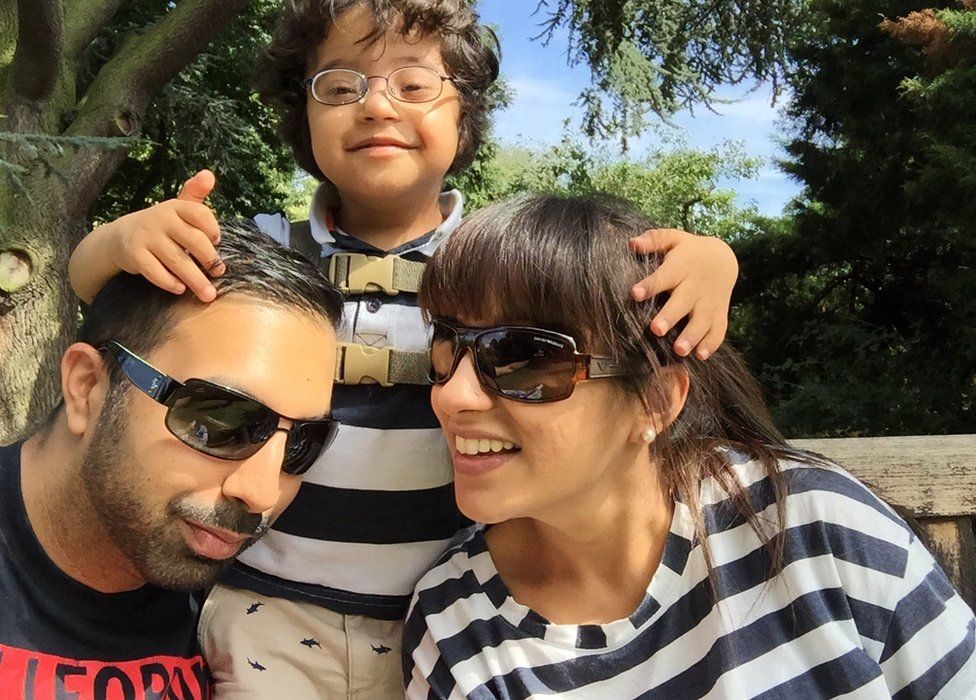 Krishan Saujani with his parents