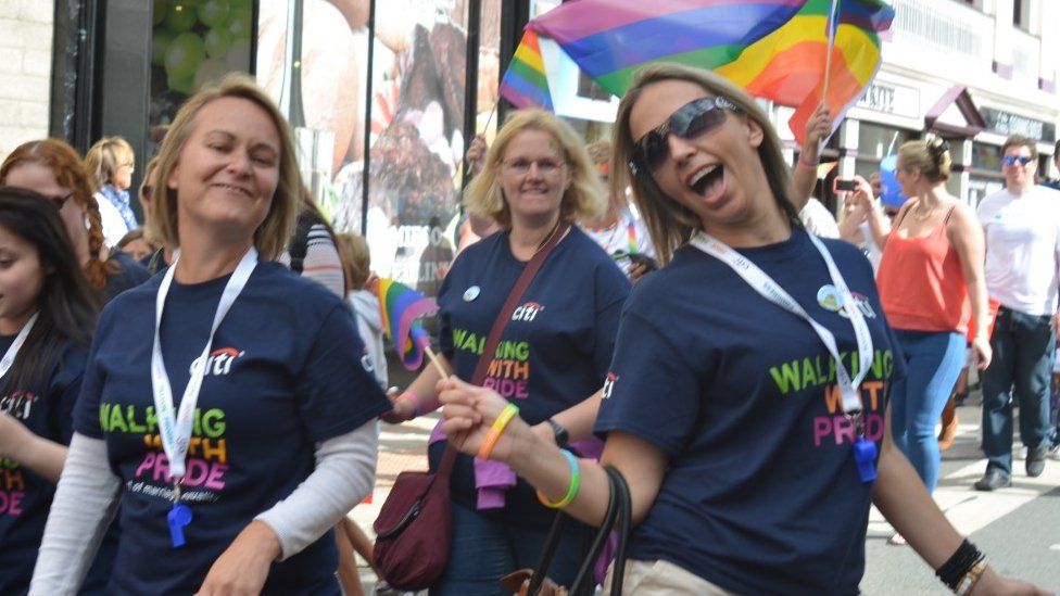 Channel Islands first Pride parade hosts thousands - BBC News