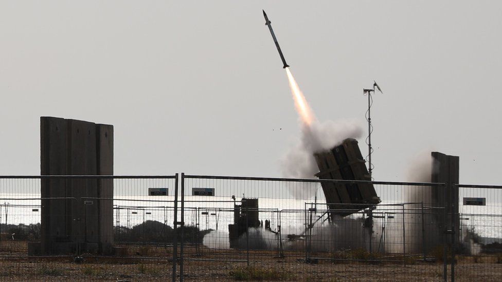 Израильская система противоракетной обороны "Железный купол" в действии в Ашкелоне, Израиль (11 мая 2021 г.)
