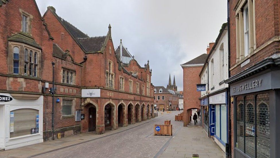 Lichfield pedestrianisation trial to begin in new year BBC News