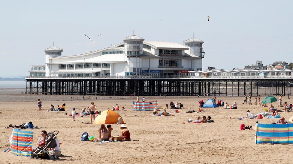 Somerset beaches given poor bathing water rating for second year