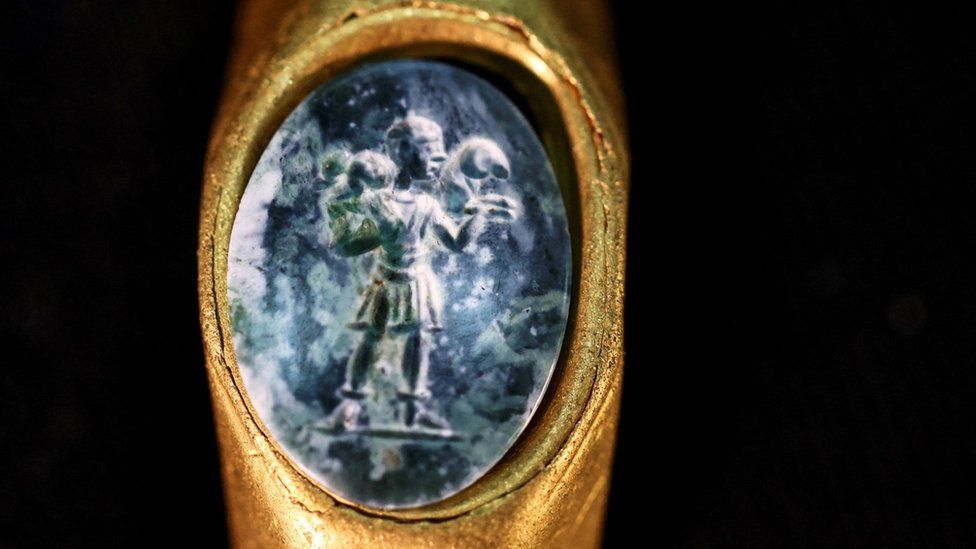 Roman-era 'Good Shepherd' ring found off Israel in ancient shipwreck