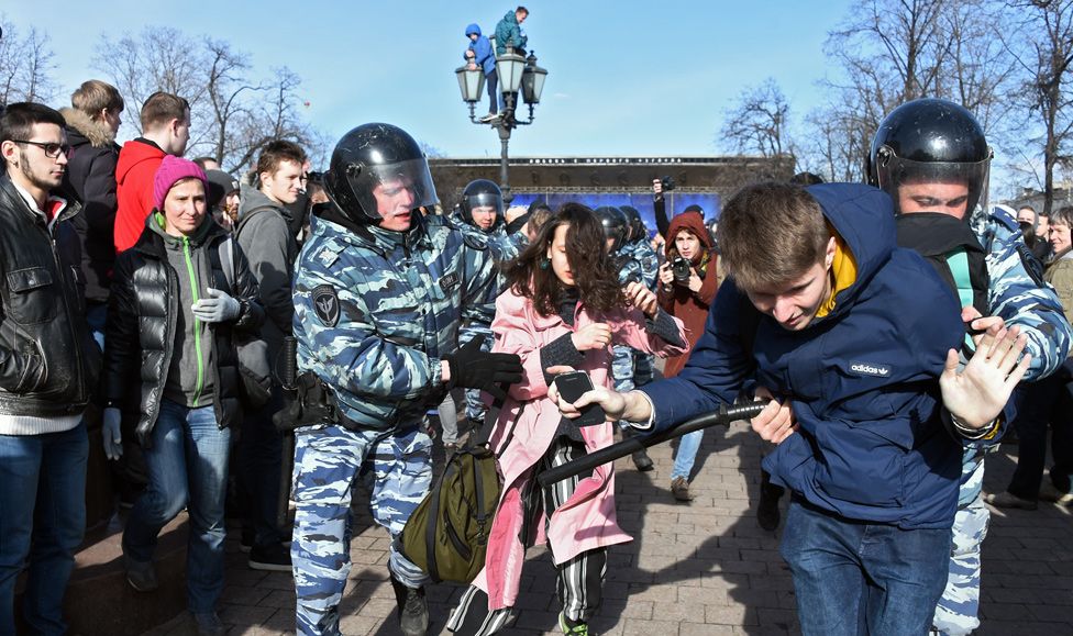 Arrests at anti-corruption rally in Moscow, 26 Mar 17