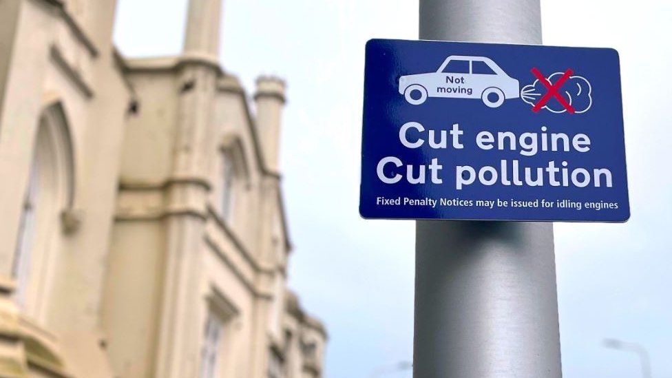 Engine pollution sign in Brighton