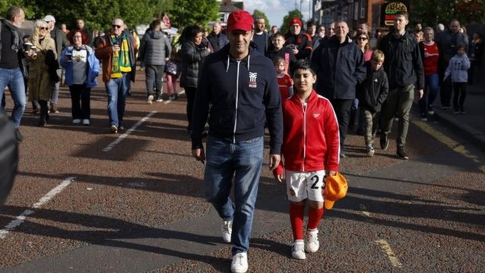 Youth FA Cup Final Young fans flock to watch Manchester United win