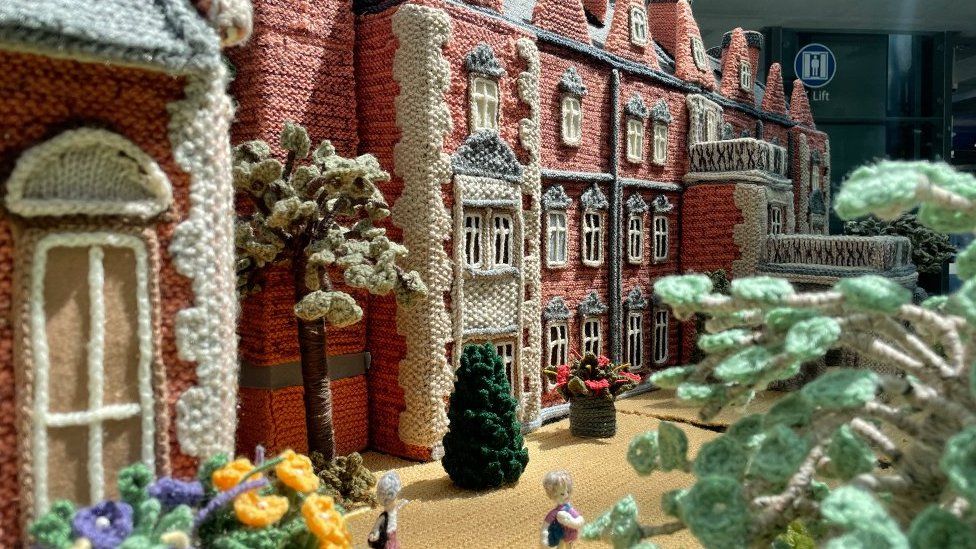 The front of the knitted Sandringham House