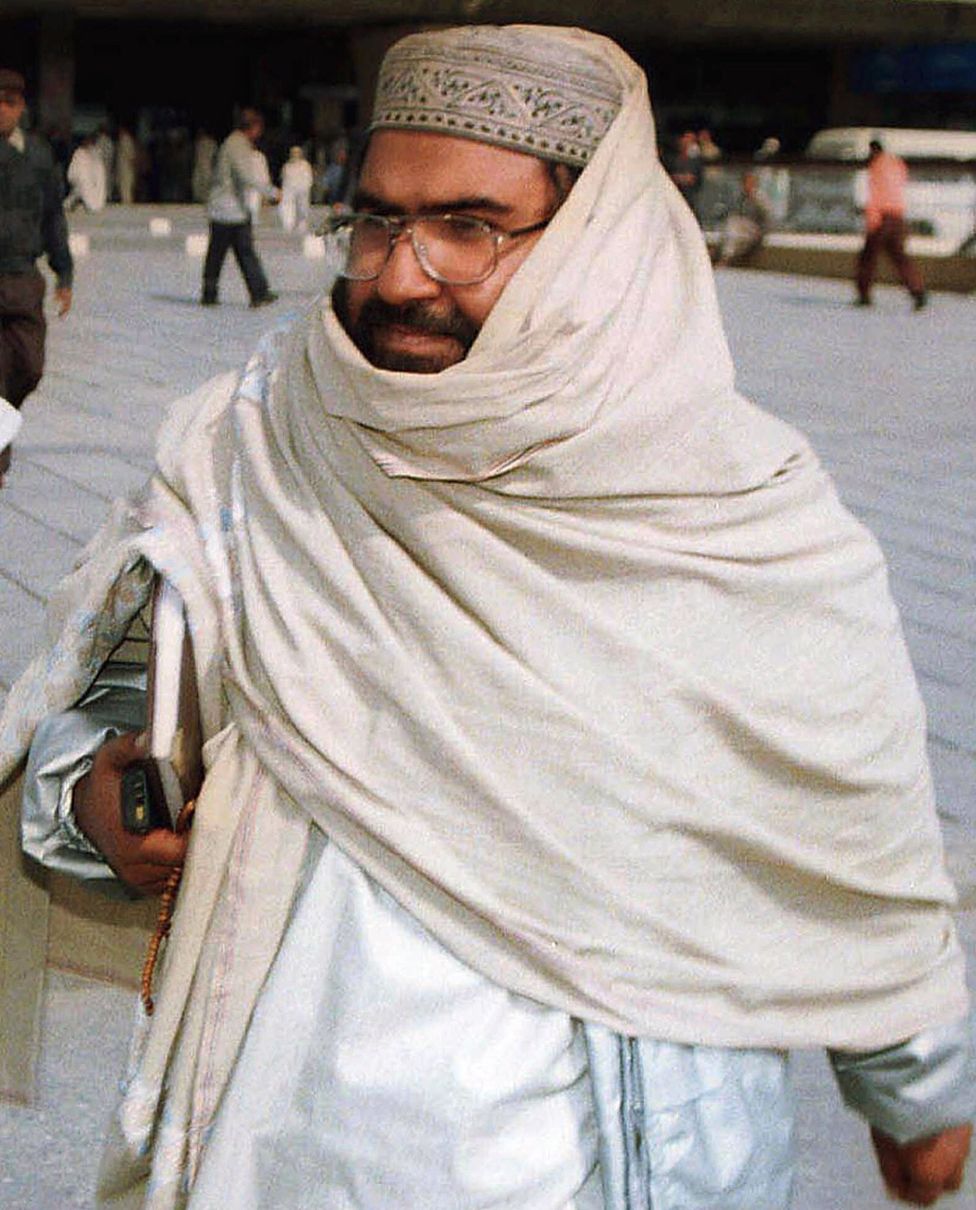 Masood Azhar arriving at Karachi airport in Pakistan, 2000
