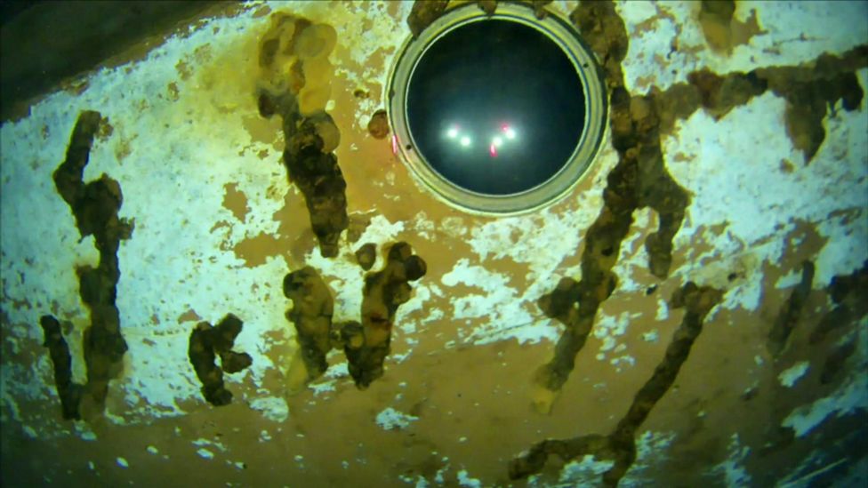 An underwater drone to explore the deep BBC News