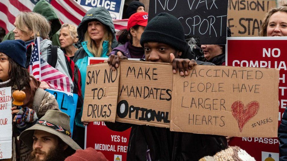 Акция протеста против обязательных прививок в Бостоне