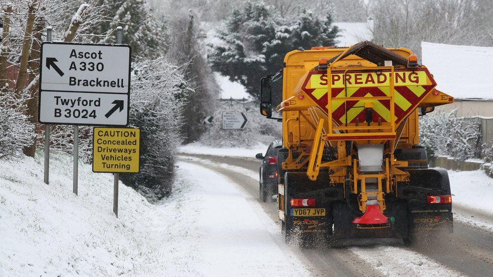 Gritters leaping into action near Touchen-end in Berkshire