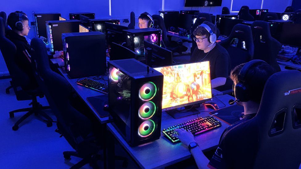 Gower College Swansea Owls playing Overwatch