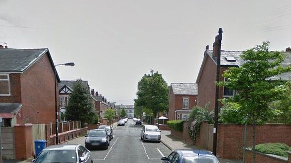 Man raped near Stretford alleyway - BBC News