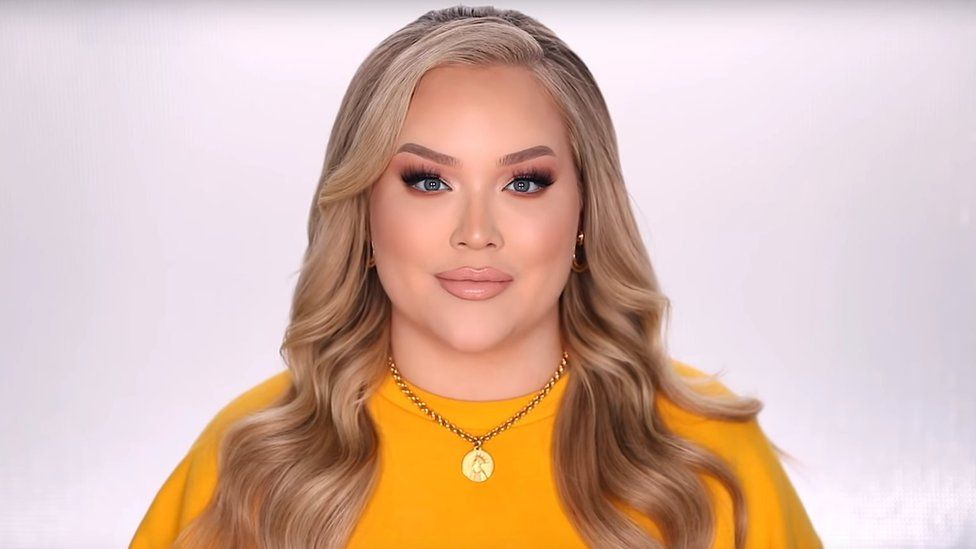 Nikkietutorials Beauty Youtuber Reveals She Is Transgender Bbc News