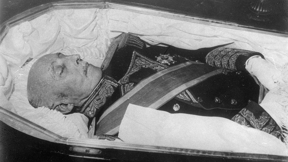 Franco lying in state, 1975