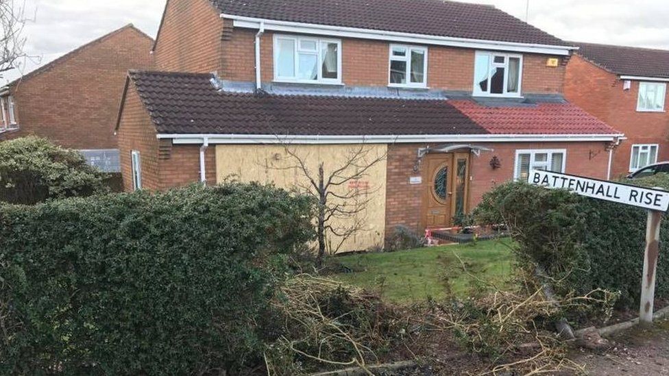 Car Smashes Into Worcester Home As A Family Watches TV - BBC News