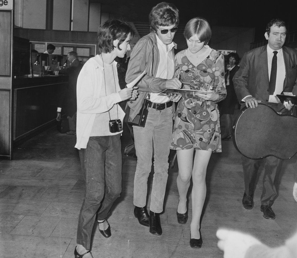 Scott Walker signs autograph before flying to Russia in 1967