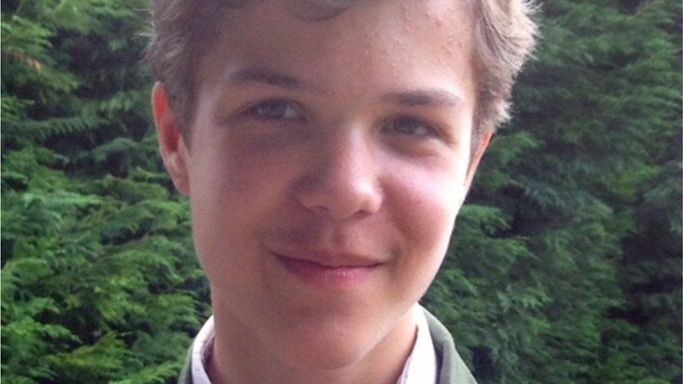 Breck Bednar murder: Film warning of online grooming launched - BBC News