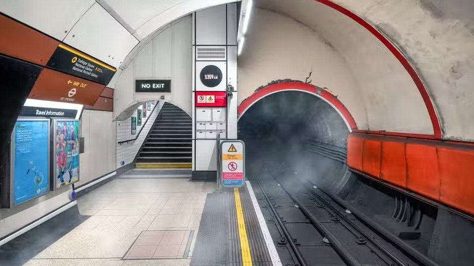 Dust/smoke in Tube tunnel