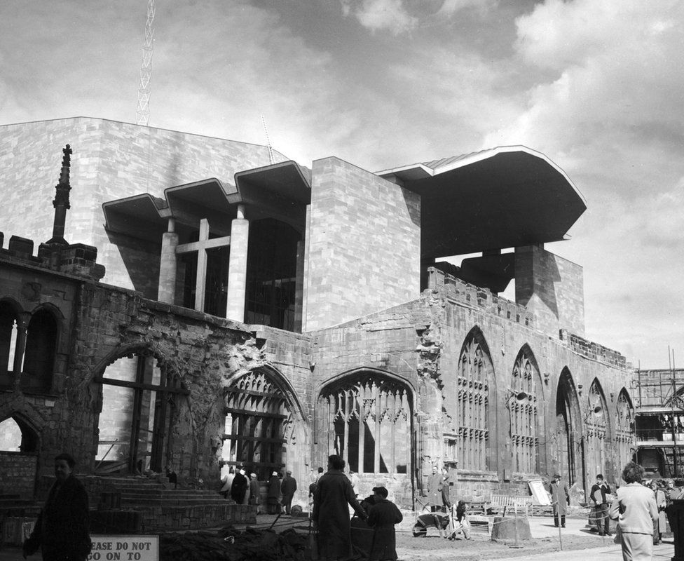 Coventry Cathedral in 1962