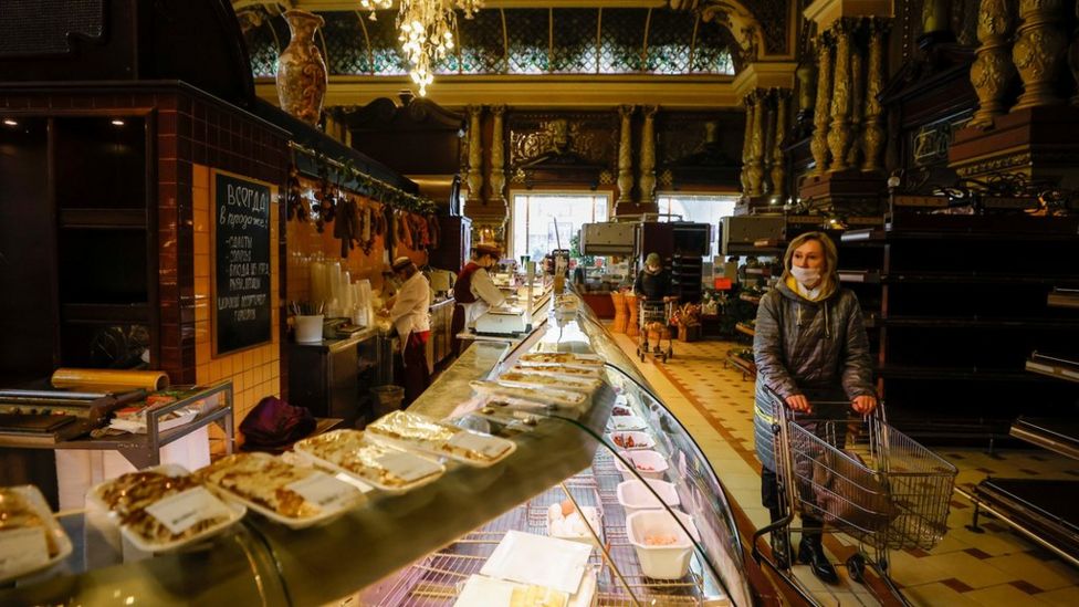 Moscow's palatial Yeliseyevsky food hall closes after 120 years - BBC News