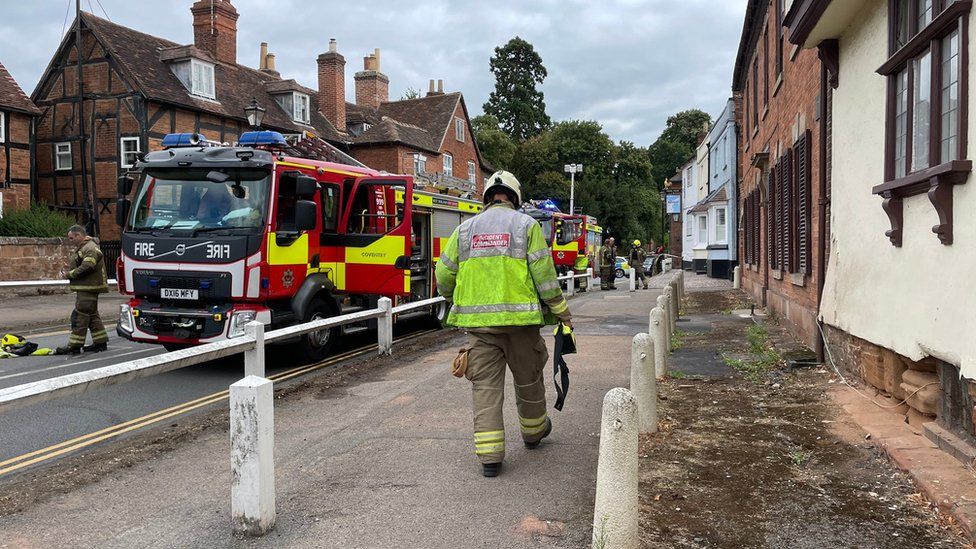 Firefighters battle deliberate blaze at Coventry hotel BBC News