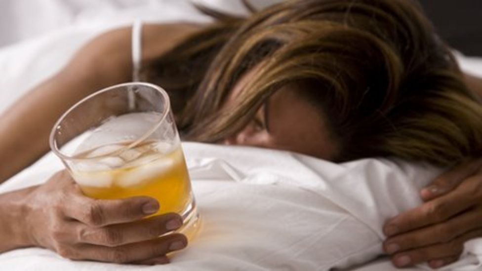 Drinking water doesn't prevent a hangover, study says BBC News