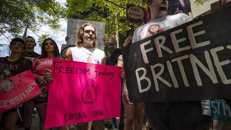 #FreeBritney campaigners gather in support of Ms Spears
