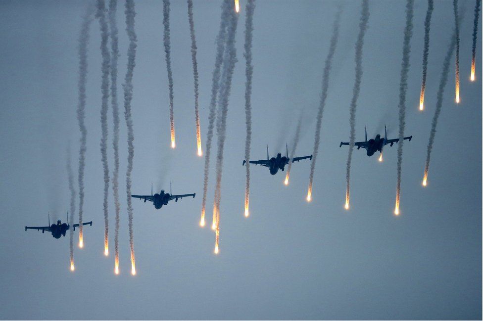Military jets fly during the joint Russia-Belarus strategic military exercises Zapad 2017 near Borysow in Belarus, 20 September 2017.