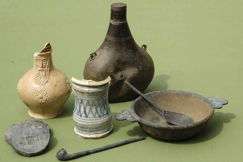 Objects from the Elizabethan wreck