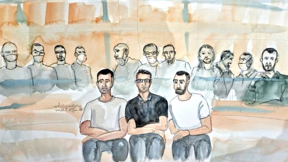 ҾҴͧŻԹʴ Salah Abdeslam (R) м١ 