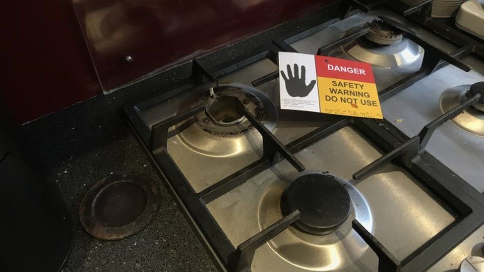 The faulty oven hob